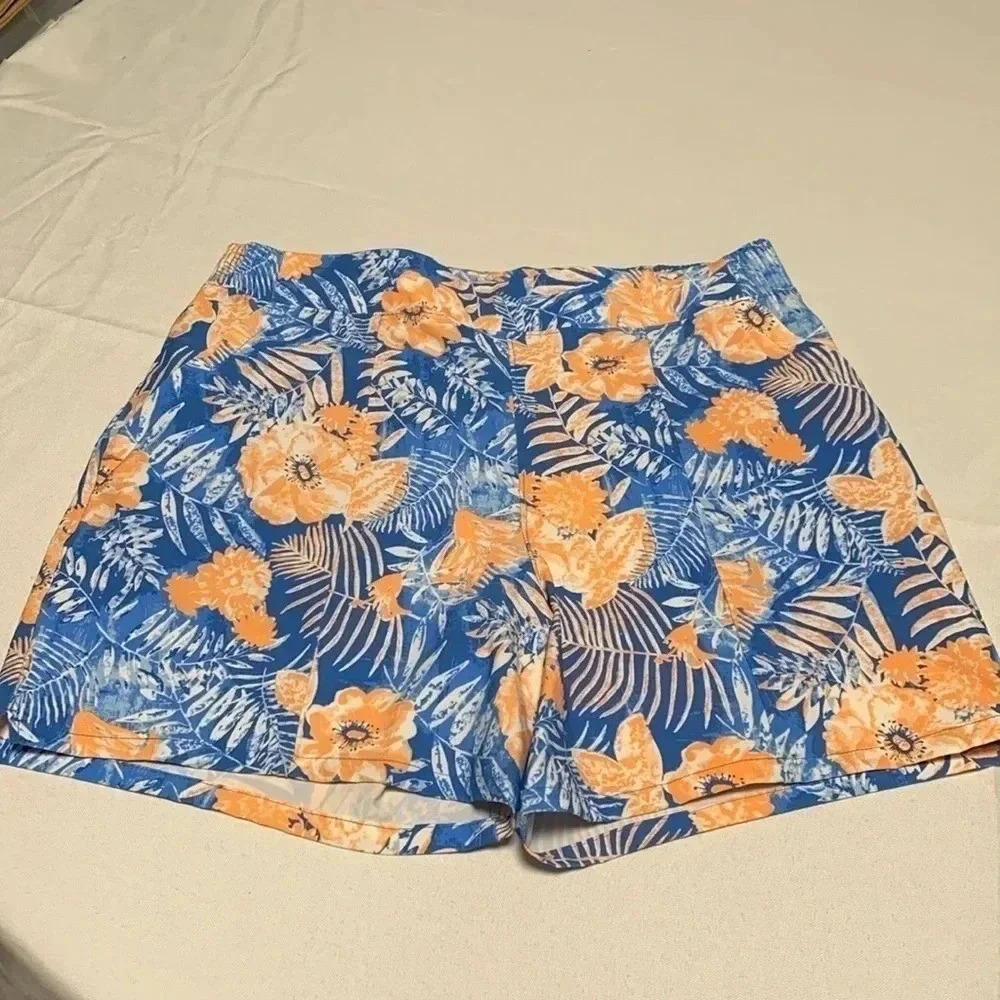 COLUMBIA Women’s Shorts, Size M. NWOT, Sooo Pretty❣️